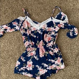 medium super cute rue 21 romper!!